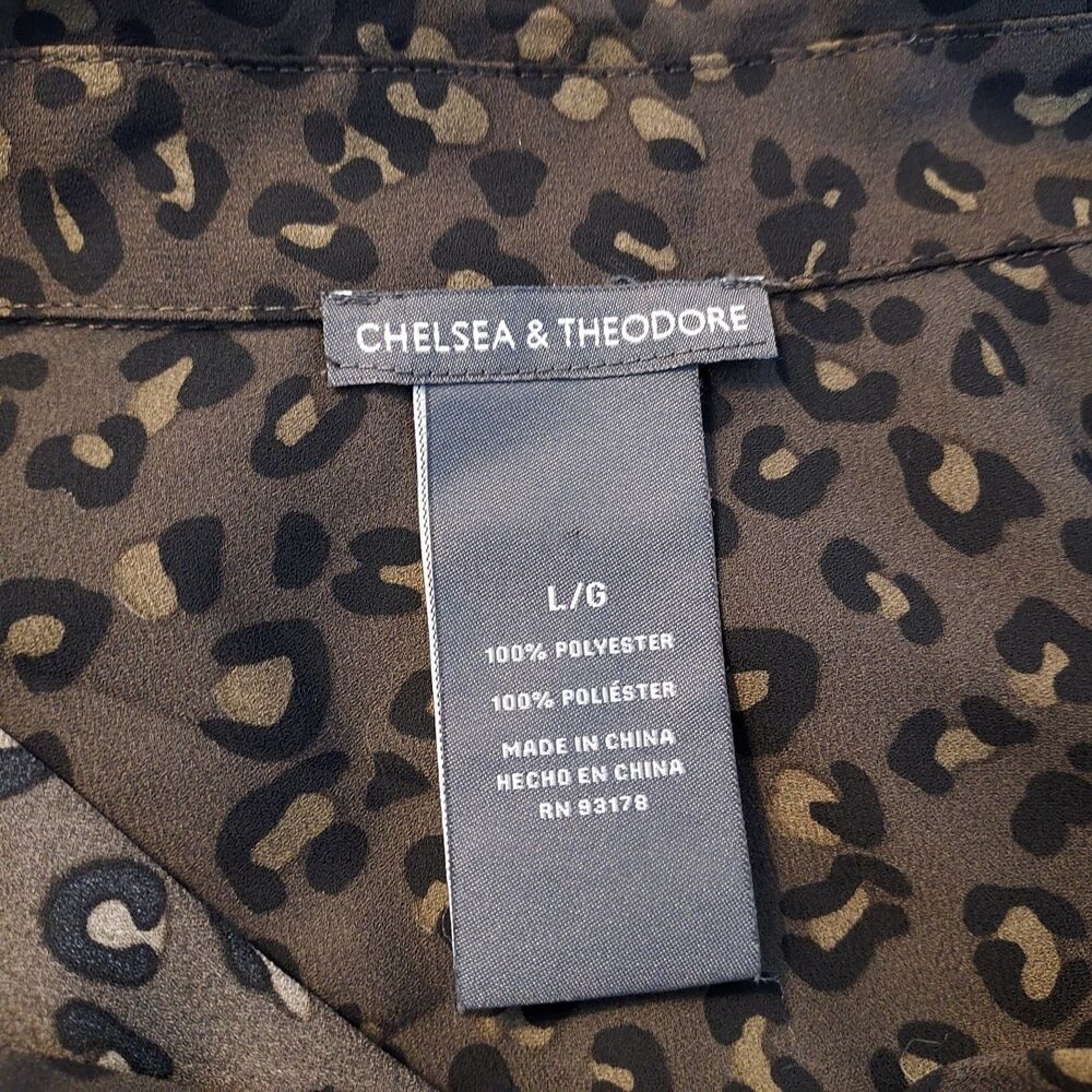 Chelsea & Theodore Women’s Size Large Gray Black Leopard Print Blouse Button Top - Picture 9 of 13